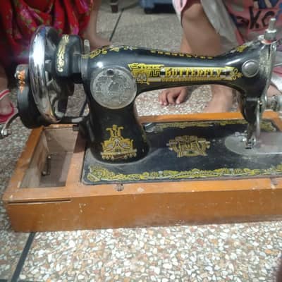 sewing machine excellent condition smooth stitching