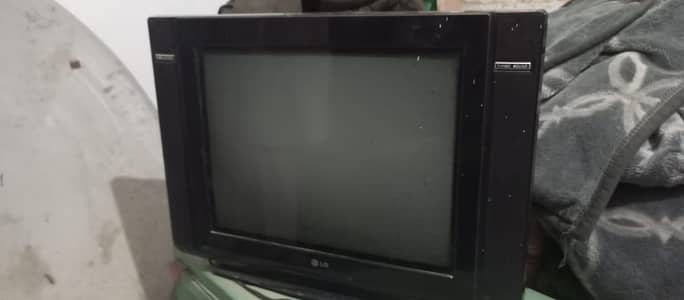 LG tv urgent sale 03020146348