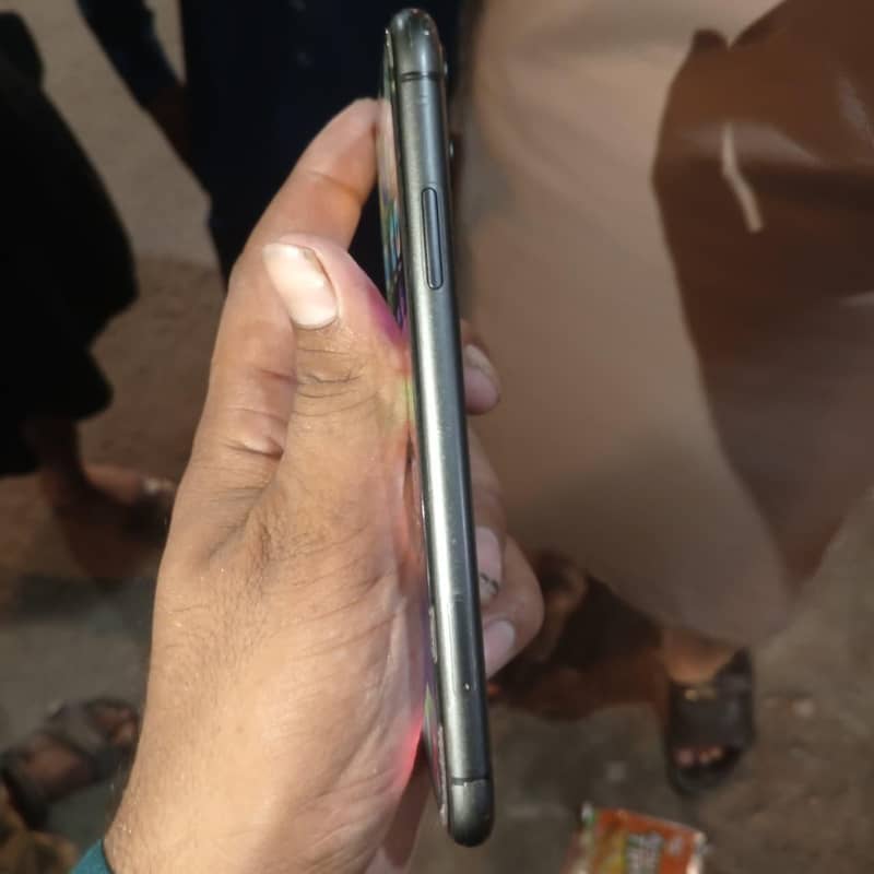 Apple iPhone 11 10