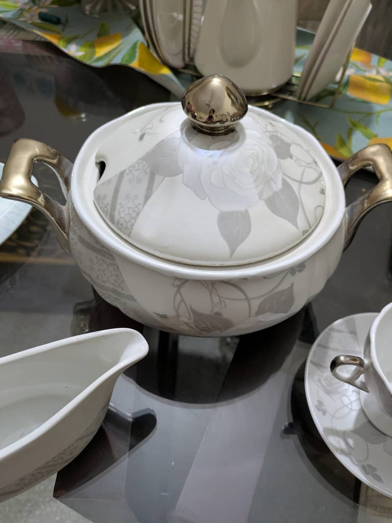 Dinner set 2