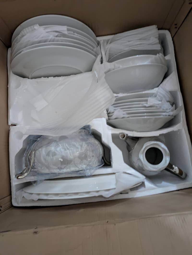 Dinner set 4