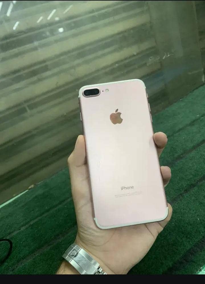 Apple iPhone 7 Plus 1