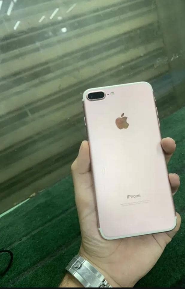 Apple iPhone 7 Plus 2