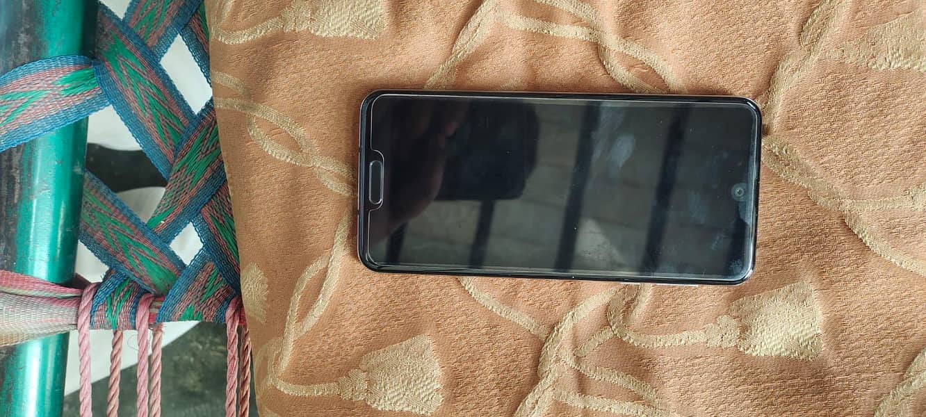 Sharp Aquos R2 1
