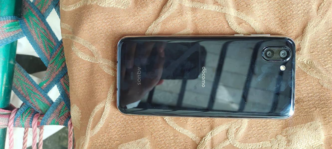Sharp Aquos R2 2