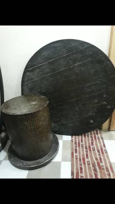 wooden dining table for sale  in good condition