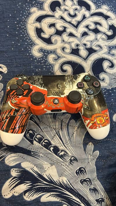 Sony Original PS4 Controller with skin applied