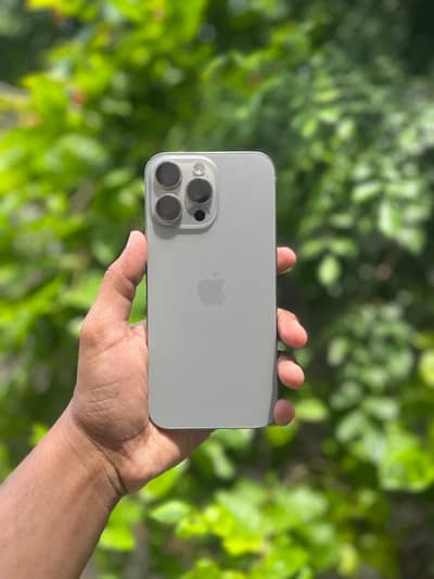 Apple iPhone 16 Pro Max