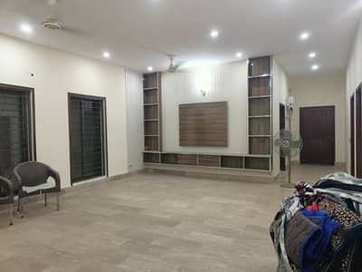 15 MARLA PORTION 3 BED ROOM TV LOUNGE SITTING ROOM