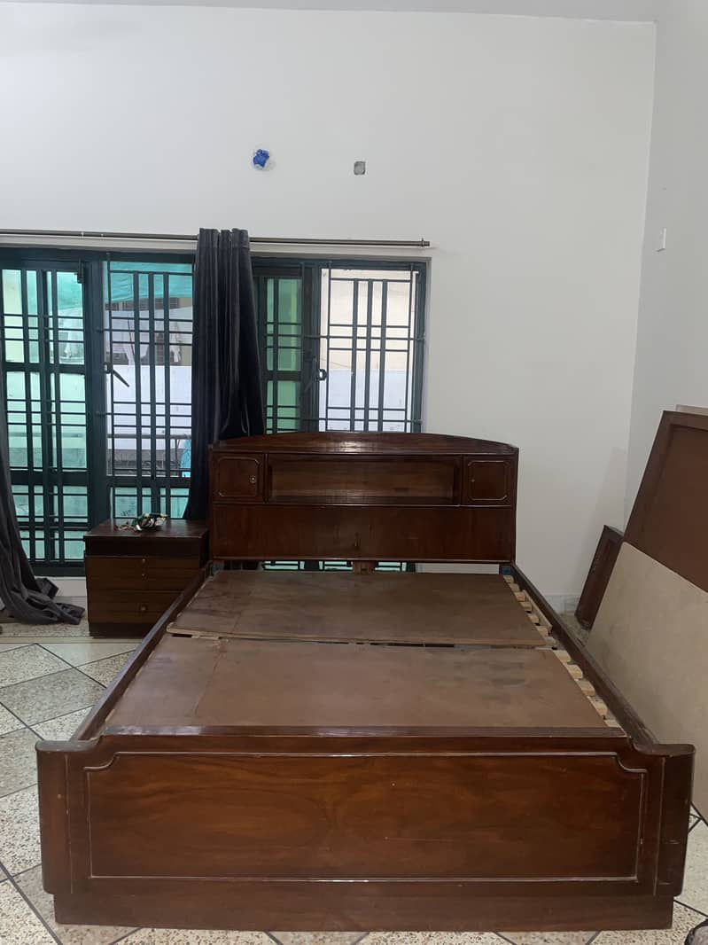 Queen bed 1