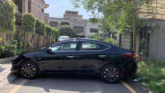 Hyundai Elantra 2022