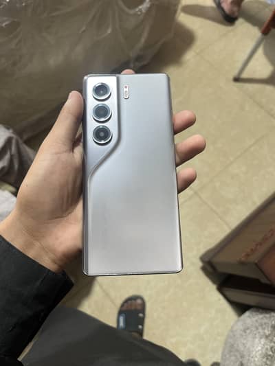 Tecno camon 40 pro urgent sale