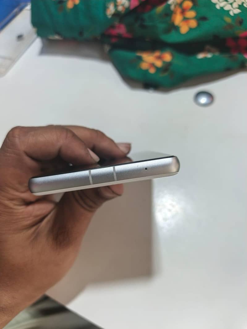 Google Pixel 7a 3