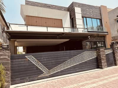 1 KANAL BEAUTIFUL DESIGNER HOUSE