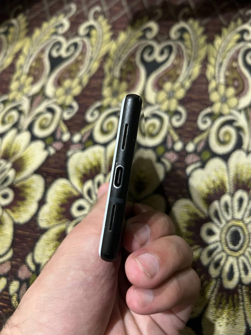 Google Pixel 6 4