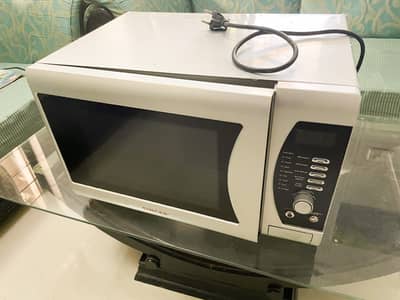 Singer Newish Microwave for Sale
