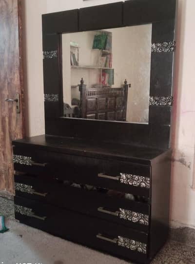 Dressing table
