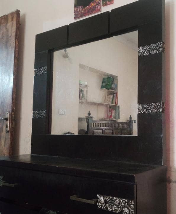 Dressing table 1