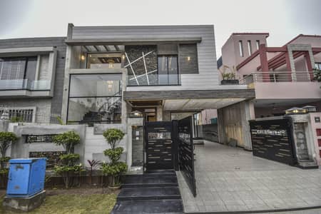 10 MARLA USED HOUSE FOR SALE AT DHA PHASE 4
