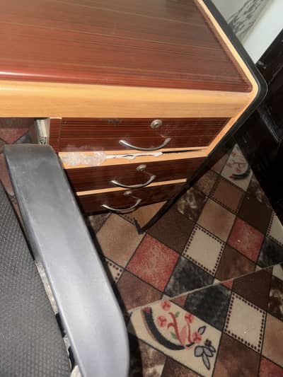 Office boss table and chair