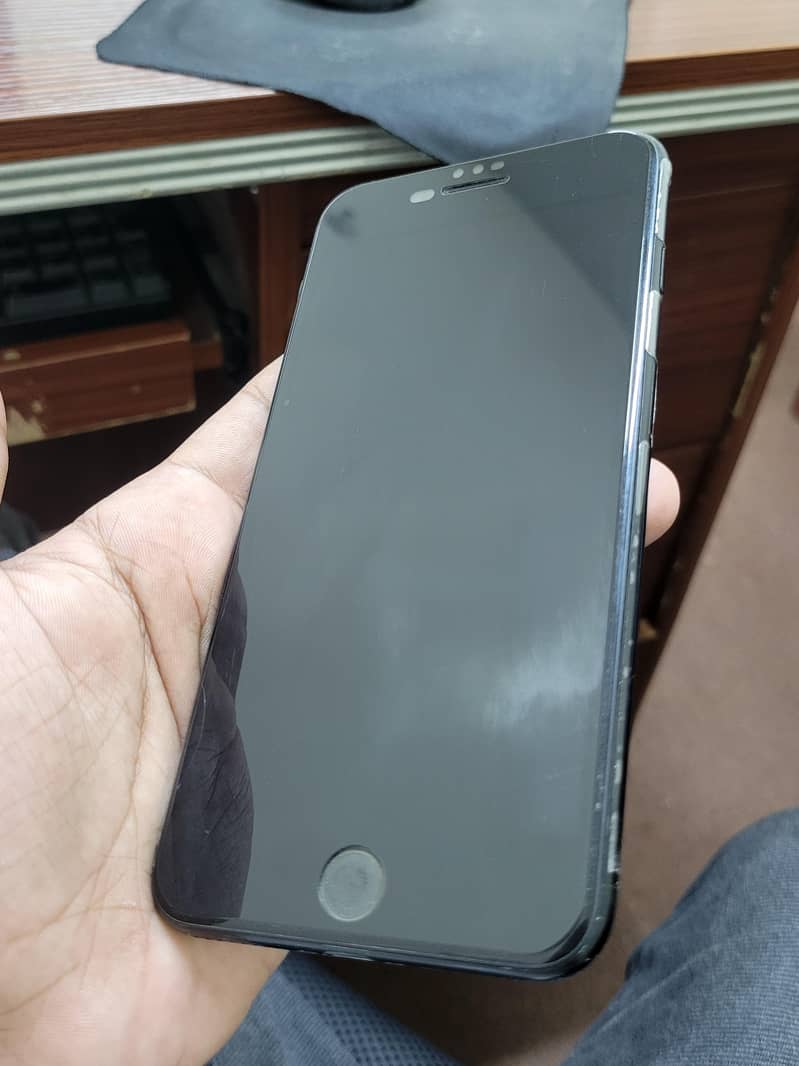Apple iPhone 7 Plus 2