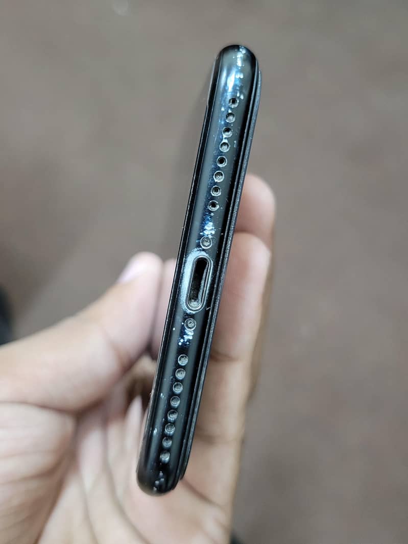 Apple iPhone 7 Plus 5
