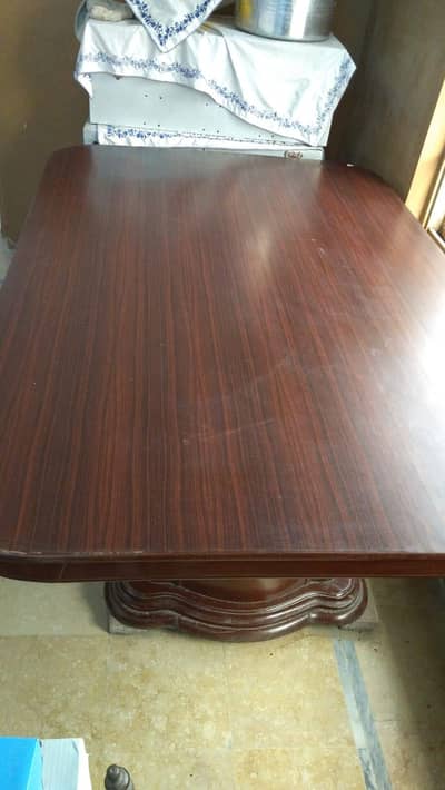Dining table with 6 chairs 10/10 condition