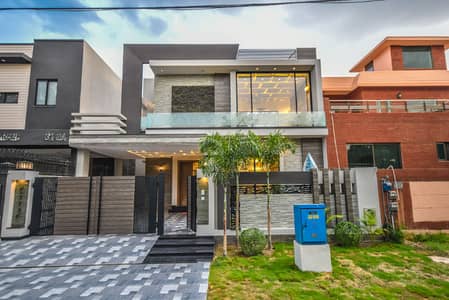 10 MARLA MODERN DESIGNER HOUSE FOR SALE AT DHA LAHORE