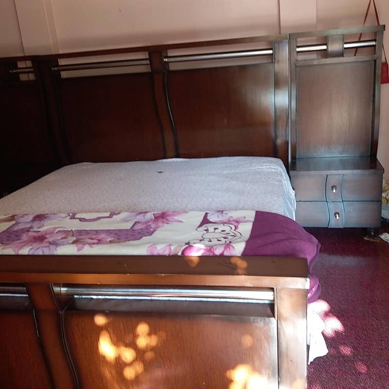 king size bed with dressing 0