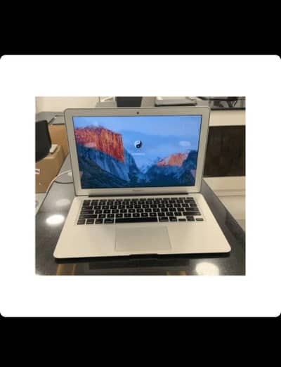 Apple Macbook Air 11.6 Inch 2013 Core i5, 4GB, 128GB SSD