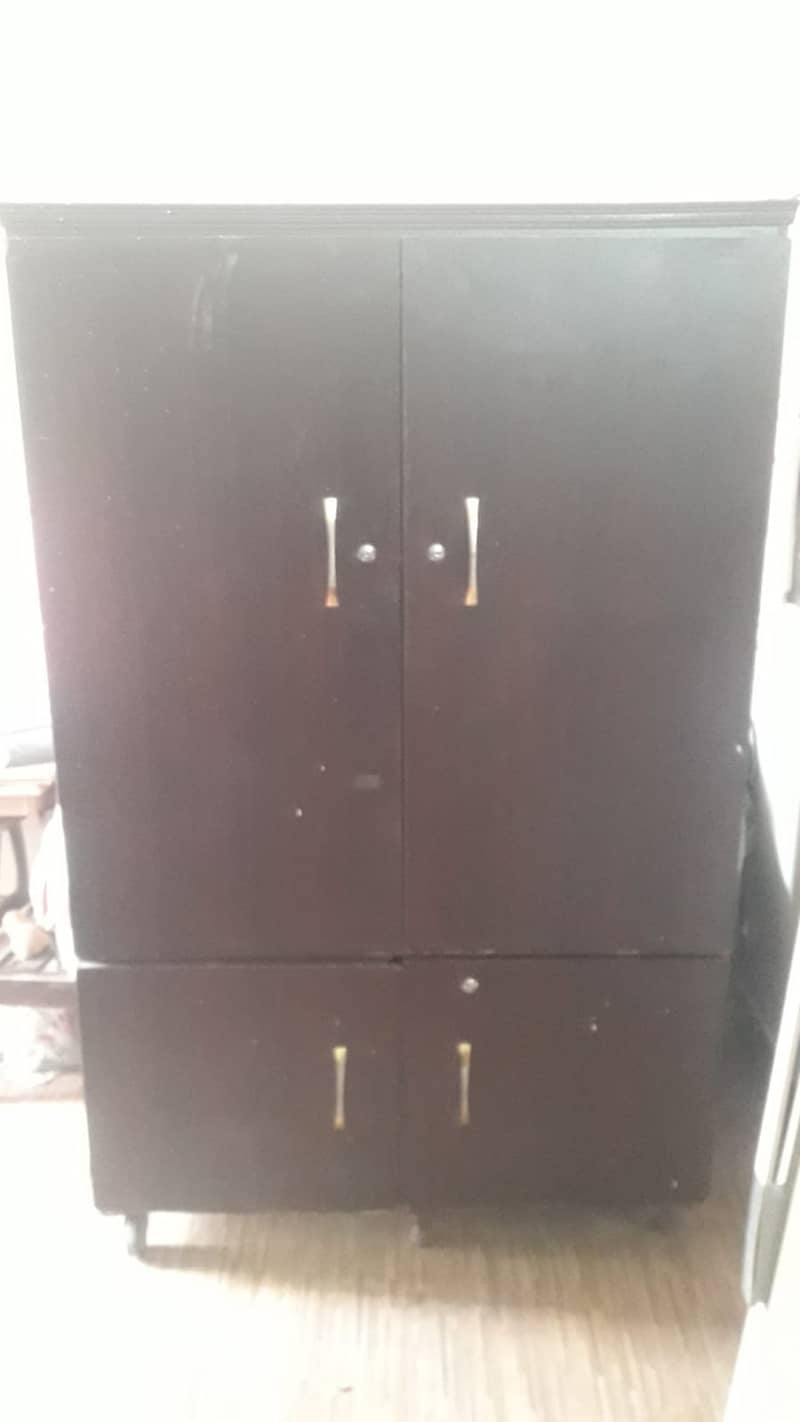 Almari 1