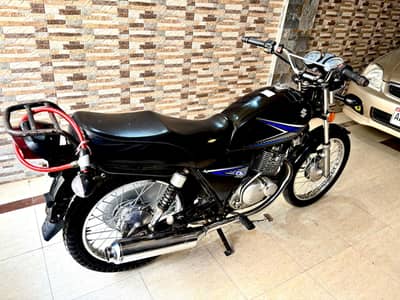 suzuki gs 150 2013