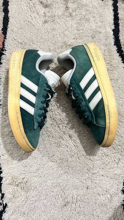 Adidas  sneaker 