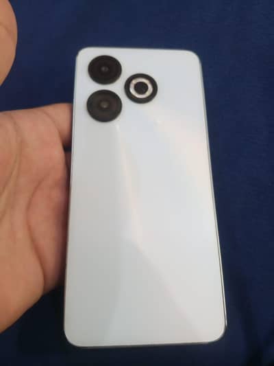 Infinix Smart 8 4/64 just mobile