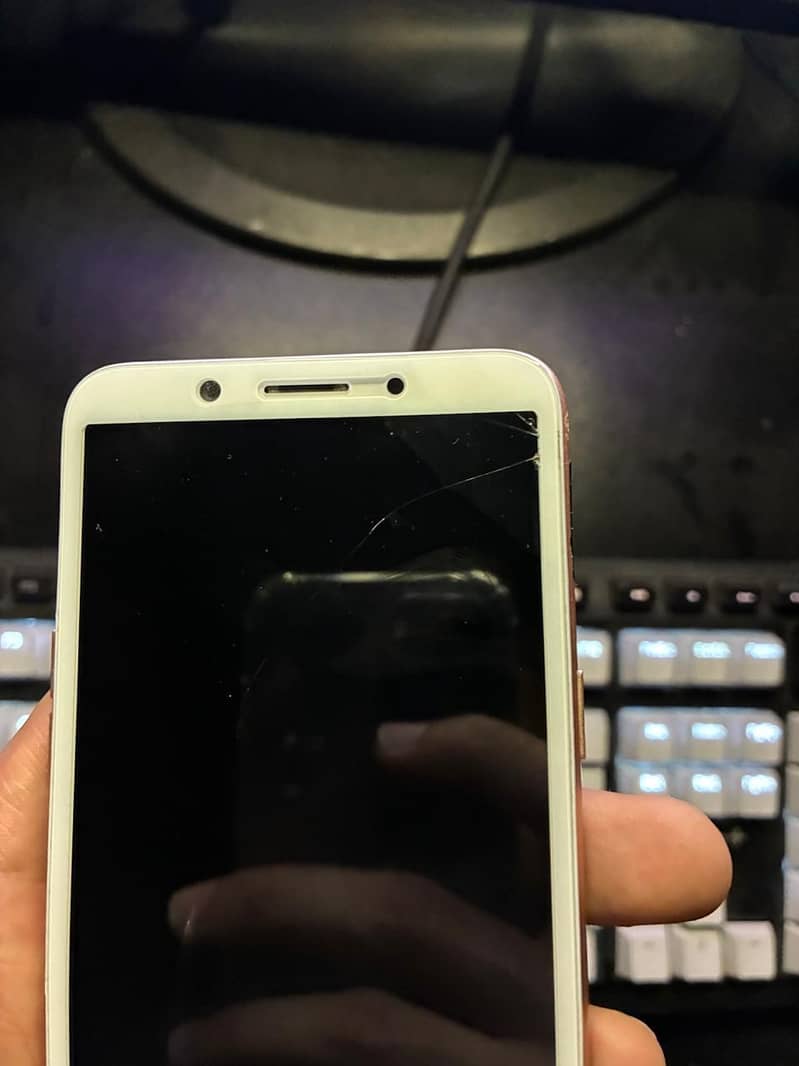 OPPO A85 3