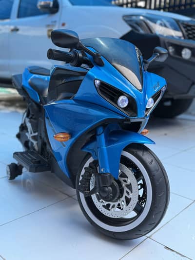 R1 kids bike