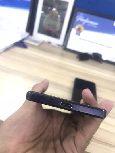 Sony 1 III 12/256 gb condition is best not a signal fault