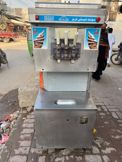 Ice Cream Machine for Sale – Excellent Condition!