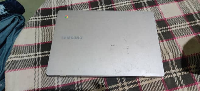 Chromebook Samsung ki 4gb ram 32 gb storage