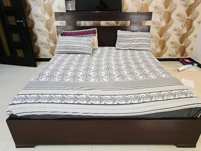 King Bed set with Dressing