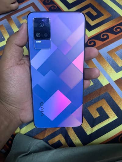 Vivo V21e with Full packing 8/10 Condition
