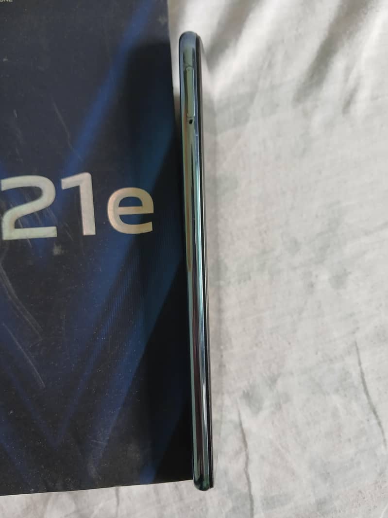 Vivo V21e 8