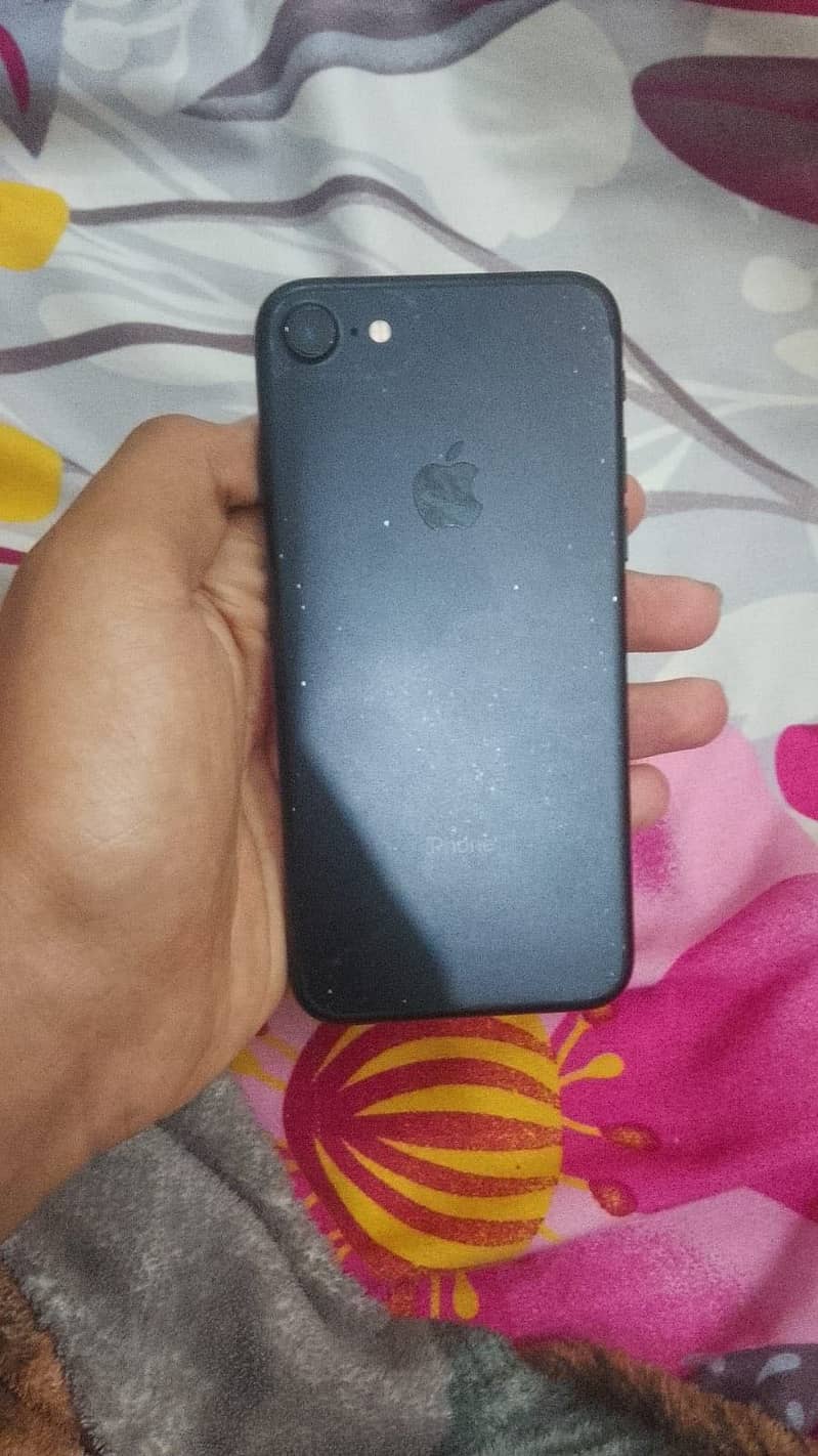 Apple iPhone 7 1