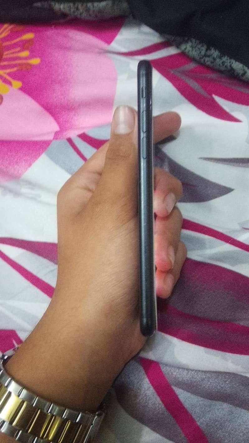 Apple iPhone 7 2