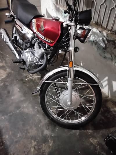 Showroom condition Bike 125 self start