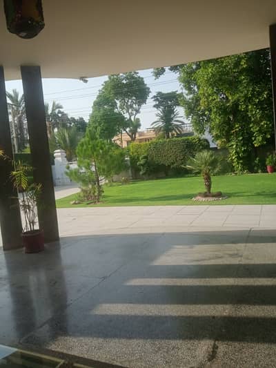 Furnished Anexxy 2 Small rooms kitchen Washroom car parking available for rent in Model town H block