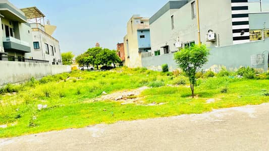 1 KANAL PLOT FOR SALE IN VALENCIA TOWN LAHORE