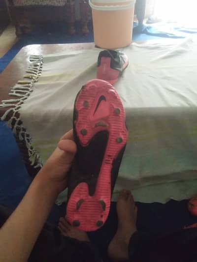 sturds size 5.5 nike phantom pink and black