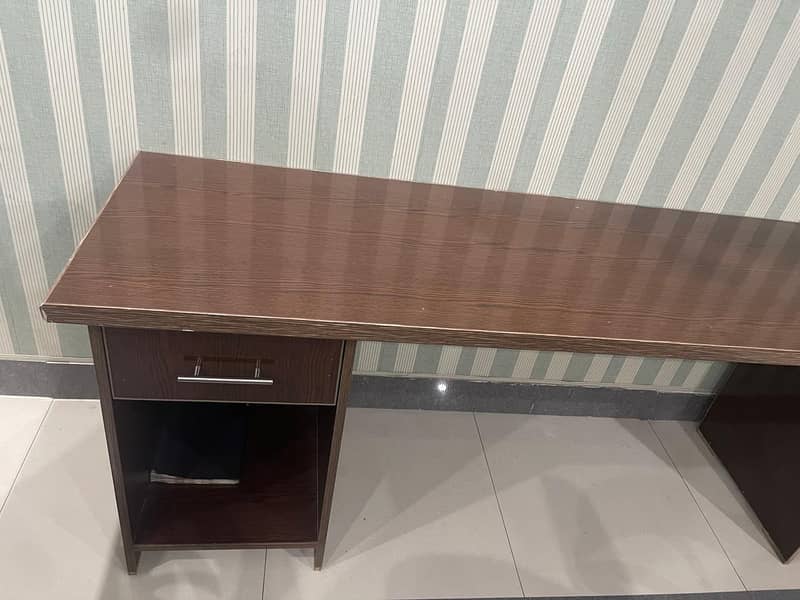 One Study table Amost new 3