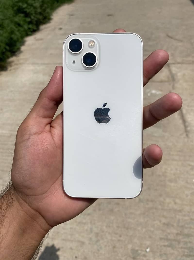 Apple iPhone 13 0